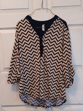 Perseption Navy and Cream Chevron V-Neck Blouse